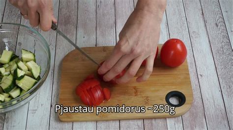 Gaivios cukinijos salotos su pomidorais