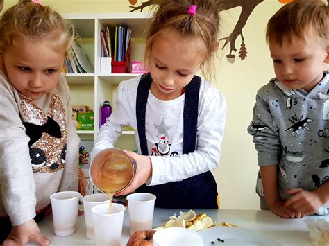 Vaikai programuoja robotukus