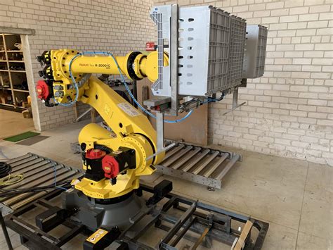 Įvairių tipų pramoniniai robotai