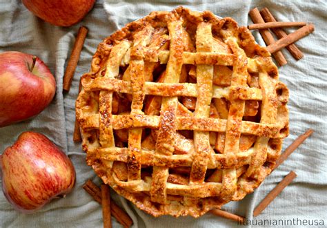 Tradicinis Amerikietiškas obuolių pyragas (Apple Pie)