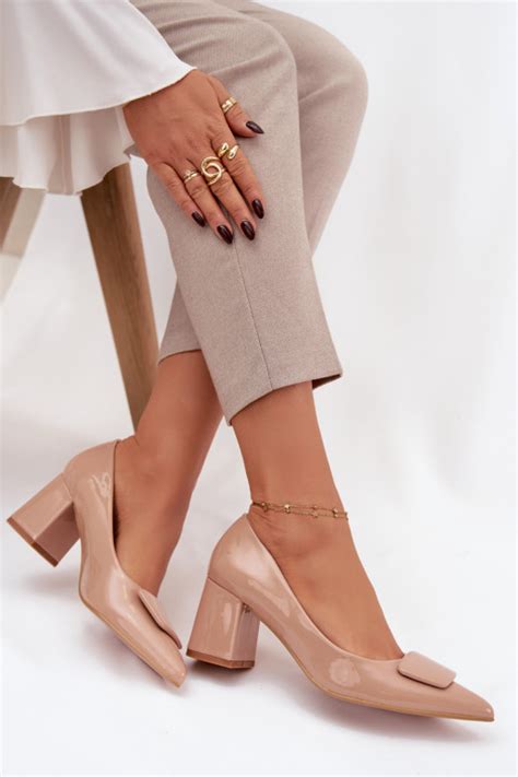 Nude spalvos bateliai su aukštakulniais