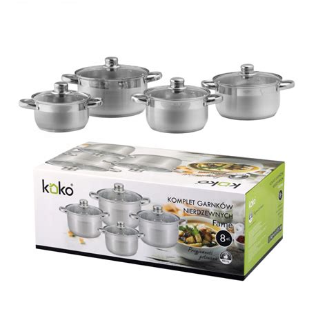 Puodai ir ingredientai naminio sultinio virimui