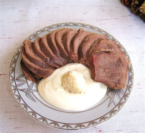 Jautienos liežuvio drebučiai su garnyru