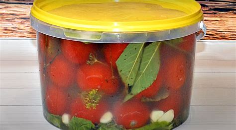 Vyšnių ir serbentų lapai