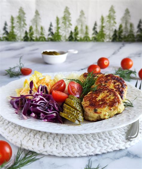 Šamo kotletai su troškintomis daržovėmis