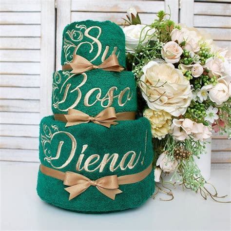 Rankšluosčių tortas su užrašu