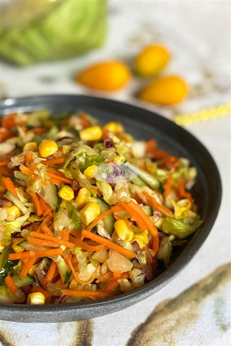 Tradicinė kopūstų ir morkų mišrainė