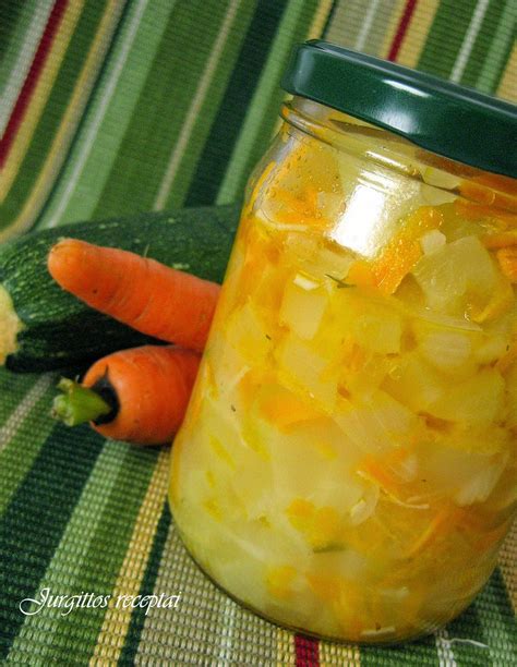 Cukinijų ir morkų mišrainė