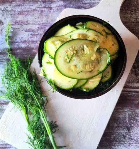 Cukinijų mišrainės paruošimas