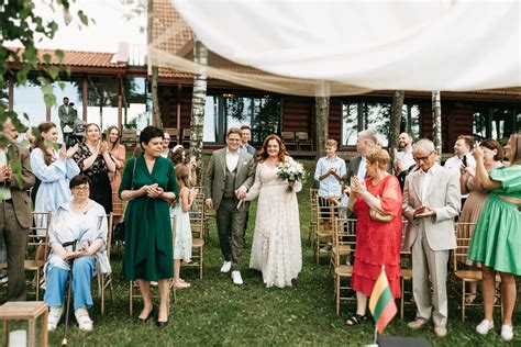 Vestuvių šventė jaukioje sodyboje