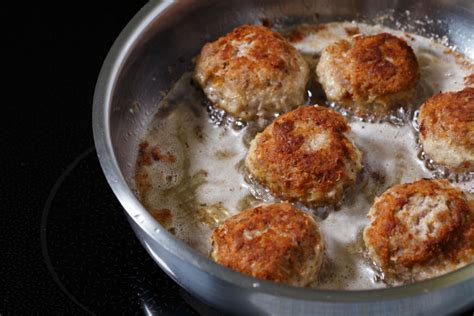 Avienos kotletai su pistacijomis