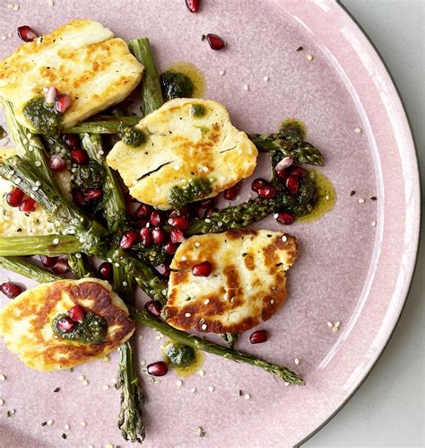 Halloumi sūrio gabalėliai prieš kepimą