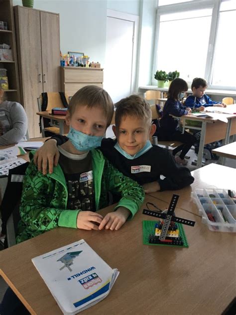 Iliustracija, vaizduojanti duonos gamybos procesą senovėje