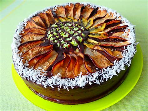 Kakavinis varškės tortas su karamelizuotomis kriaušėmis