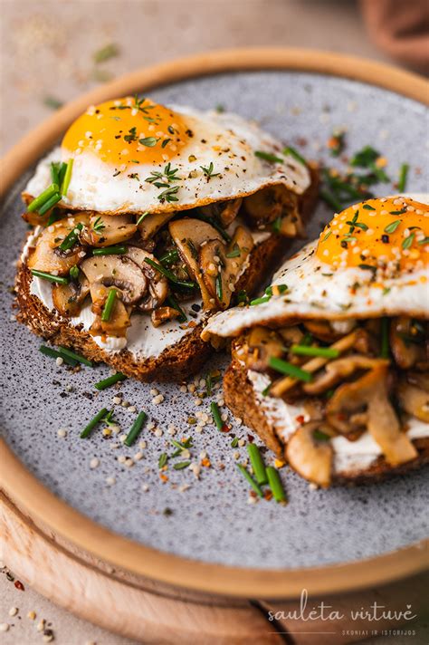 Vegan sumuštiniai su sojų faršu ir pievagrybiais