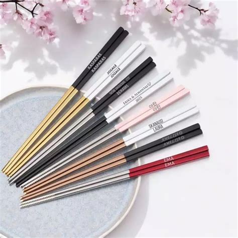 Azijos valgymo lazdelės