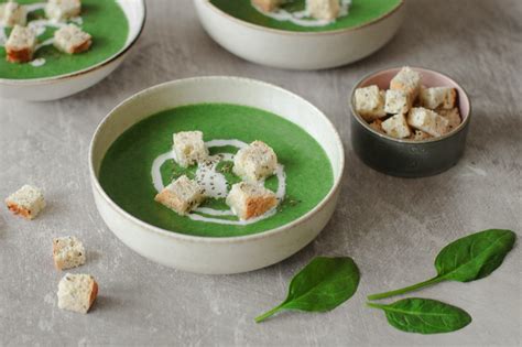 Kreminės špinatų sriubos ingredientai