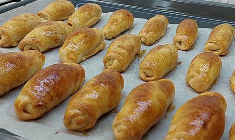 Paruošti pyragėliai ant skardos