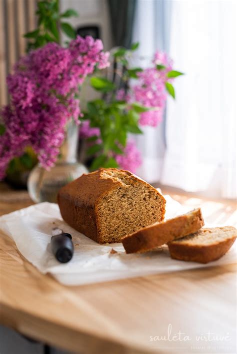 Keksas su citrinomis ir medumi