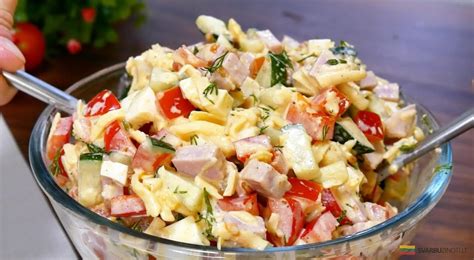 Kreminių sūrio triufelių ingredientų išdėstymas ant stalo
