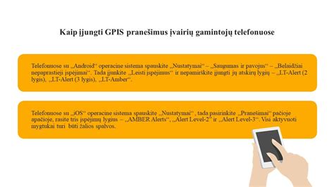 Žmogus naudojantis kalorijų skaičiuoklę mobiliajame telefone