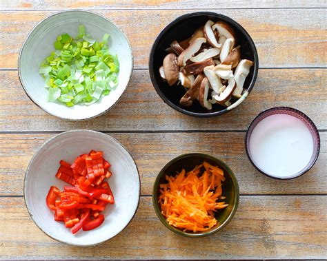 Aštriai rūgščios sriubos ingredientai