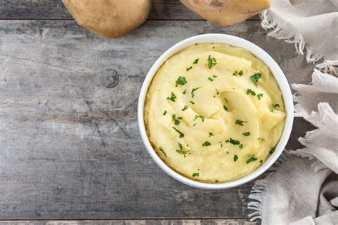 Schematinis pavaizdavimas, kaip paruošti bulvių masę cepelinams