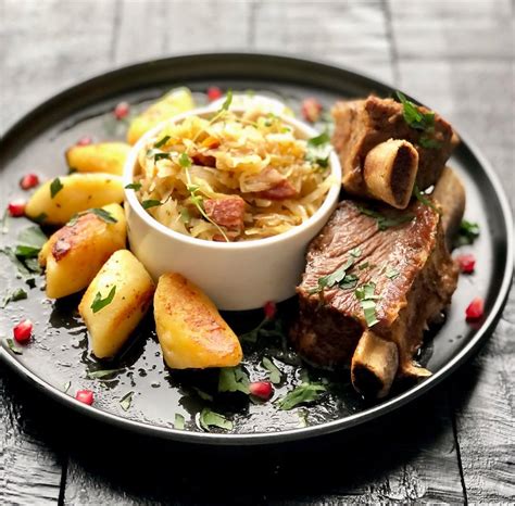 Orkaitėje kepti šonkauliukai su BBQ padažu