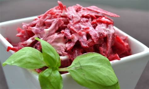 Virtų burokėlių tyrė ir kiti ingredientai kepiniams