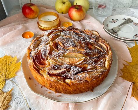Sveikuoliškas obuolių pyragas su granola