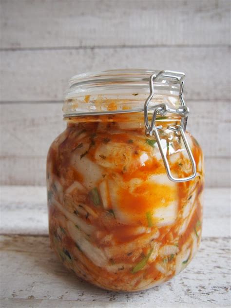 Fermentuotų Kimči kopūstų paruošimo procesas