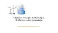 Cheminių reakcijų iliustracija su svogūnais
