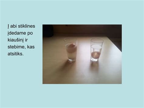 Stiklinė su kiaušiniu ir vandeniu lupimui