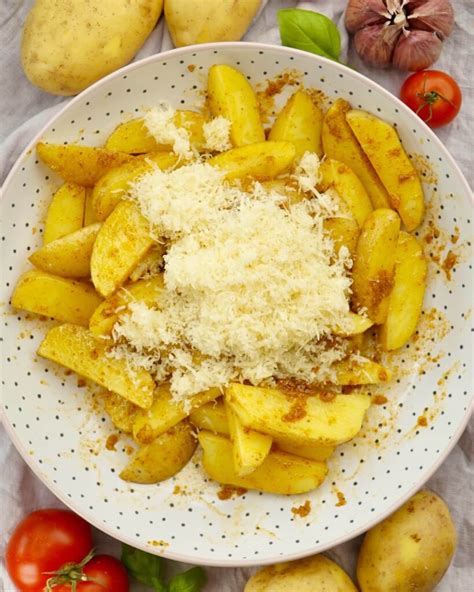 Bulvių pjaustymo būdai: skiltelės, kubeliai, griežinėliai