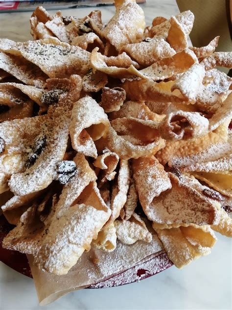 tradicinis lietuviškas skruzdėlynas su aguonomis