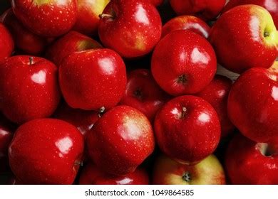 Įvairių rūšių obuoliai pyragui