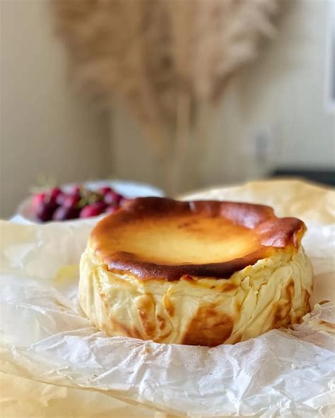 Degintas sūrio tortas (Basque Cheesecake)