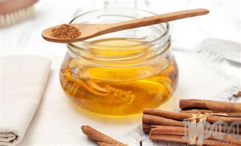 Ciberžolės, cinamono ir medaus mišinys