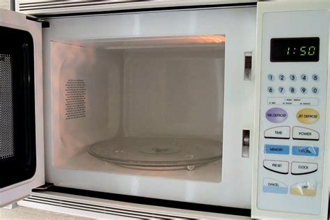 Ryžių atitirpinimas ir pašildymas mikrobangų krosnelėje