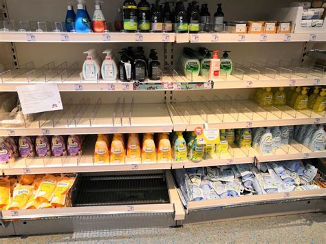 Maisto produktų lentynos prekybos centre