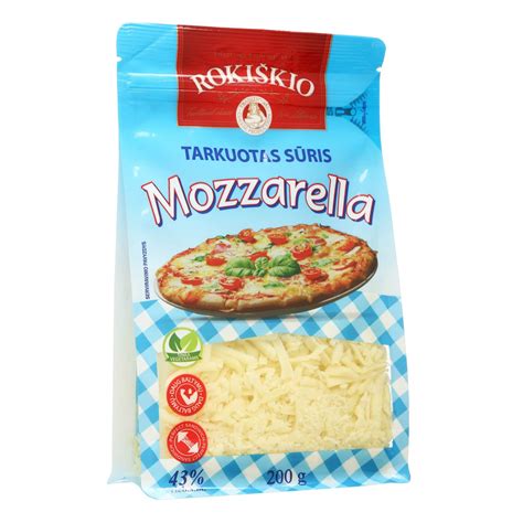 Tarkuotas sūris ir švieži bazilikai
