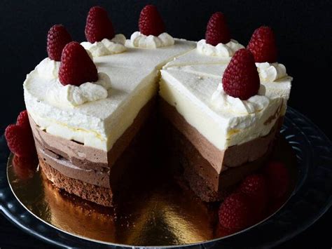 Trijų šokoladų tortas sluoksniais