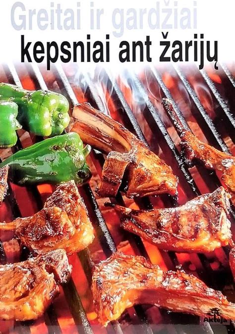 įvairūs paruošti šventiniai kepsniai ant stalo