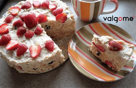 Nekeptas varškės pyragas su sausainiais