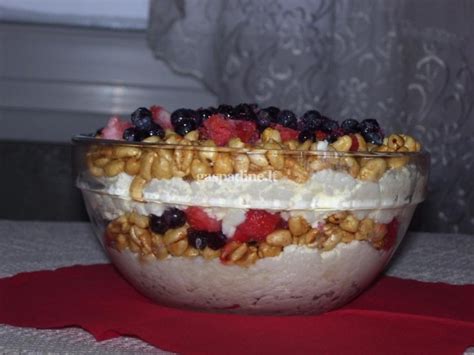 Sluoksniuotas varškės desertas