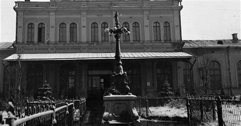 Istorinė nuotrauka su sovietiniais desertais