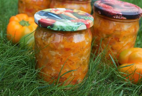 Įvairios daržovių mišrainės žiemai