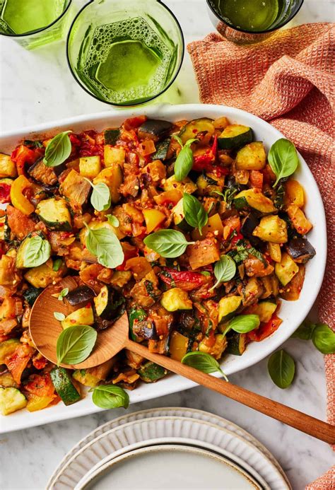 „Ratatouille“ daržovių troškinio ingredientai