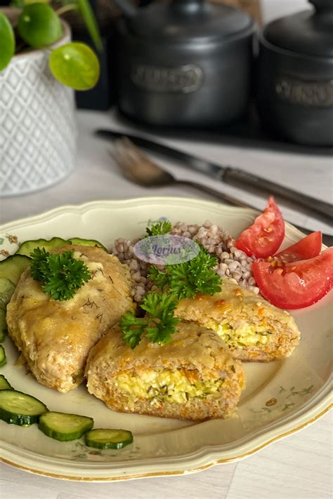 Jogurtinės plokščios duonelės su sūrio įdaru