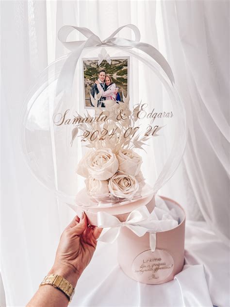 Simbolinė nuotrauka, vaizduojanti šlovės ir spaudimo dvilypumą kulinarijoje